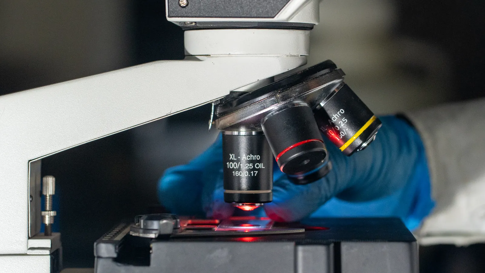A microscope objective over a slide
